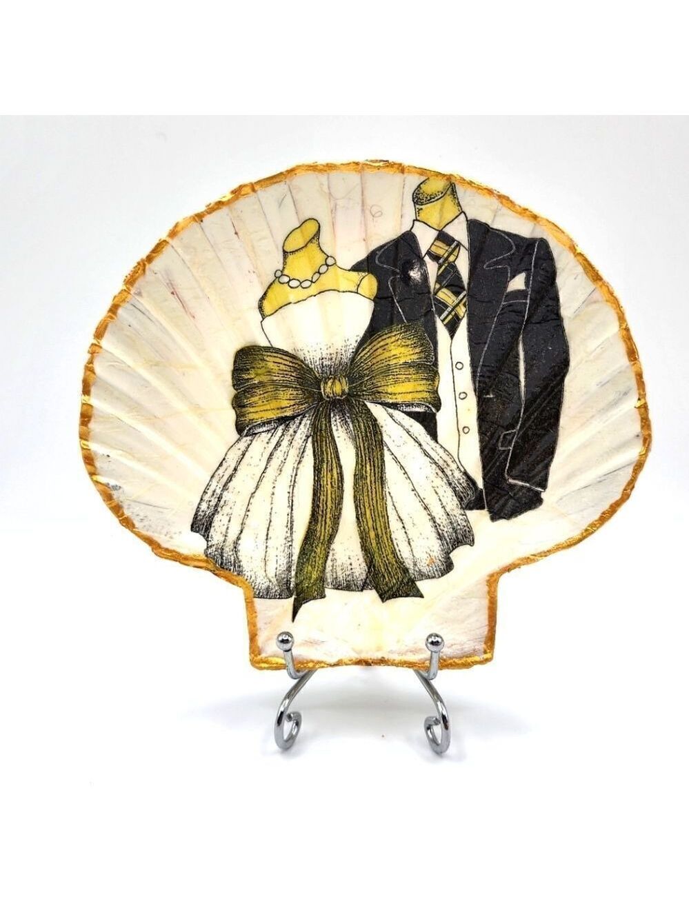 Decoupage Scalloped shell Wedding Attire